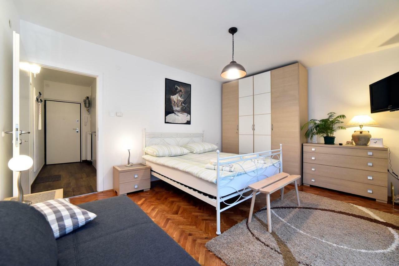 Apartman Nola ซาเกร็บ ภายนอก รูปภาพ